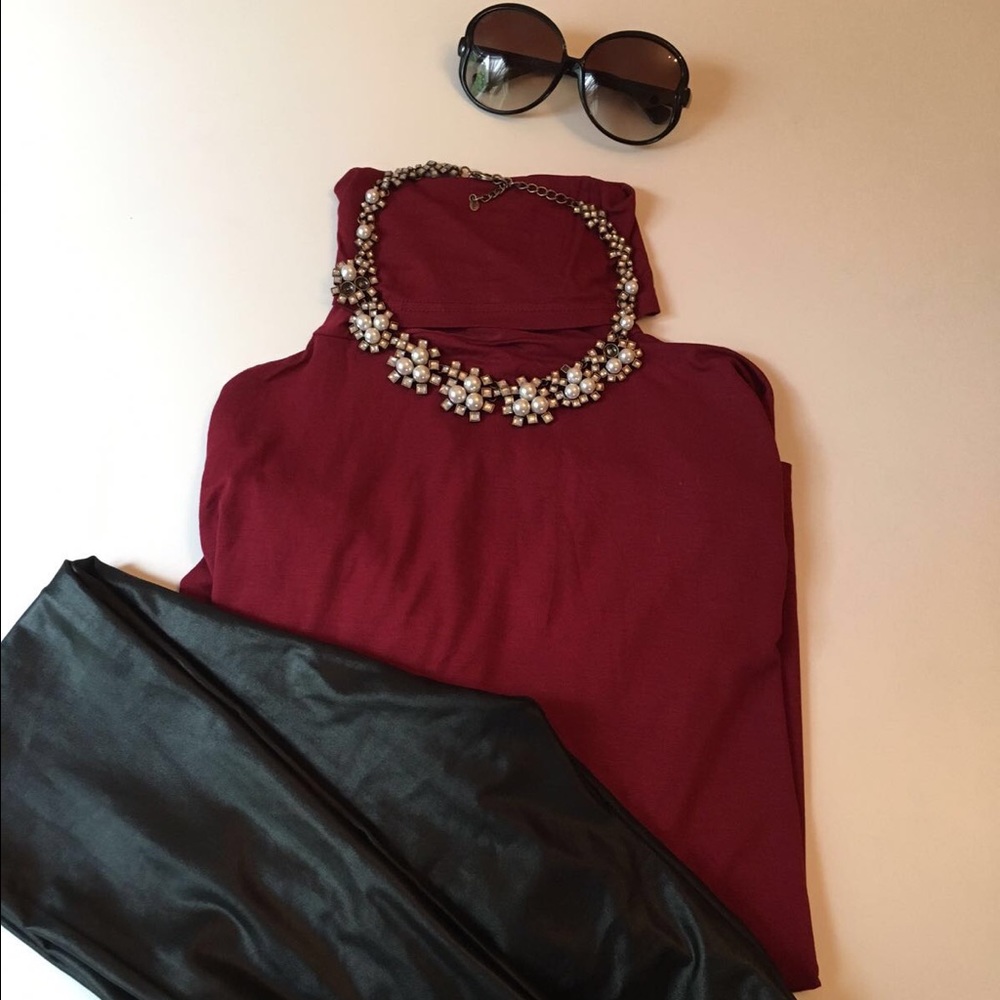 Burgundy loose turtleneck
